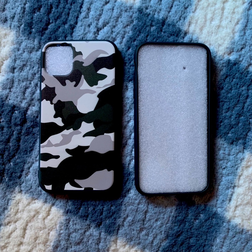 Iphone 11 Camouflage black and white Phone Case